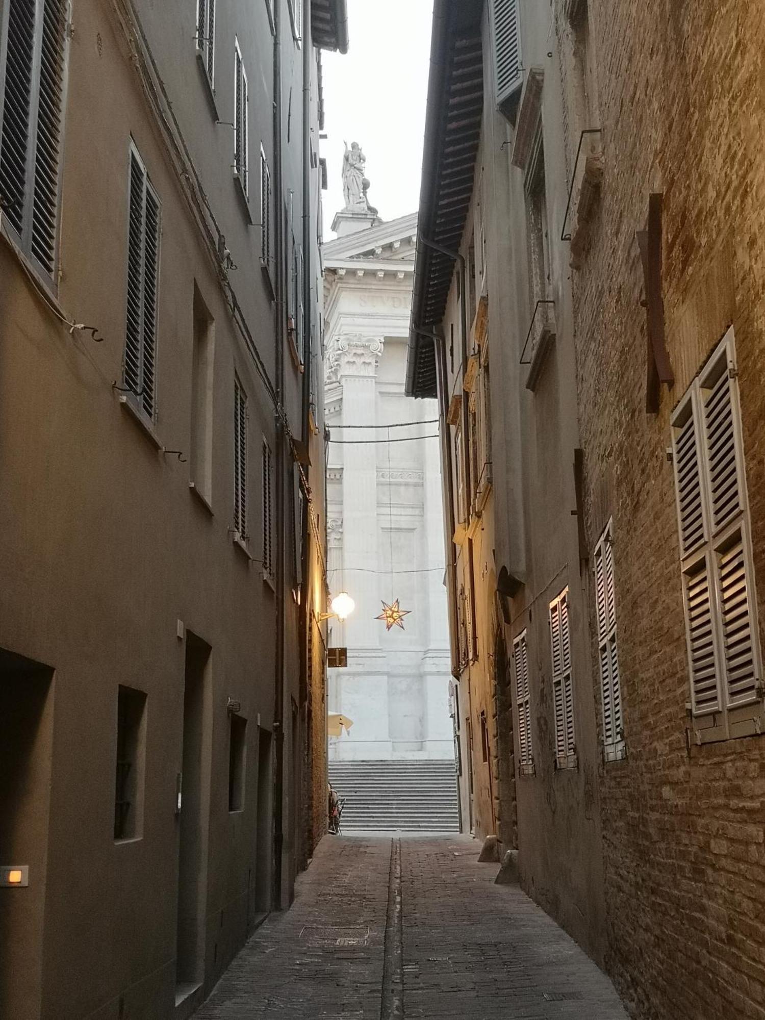 Appartamento Tipico In Centro Storico 乌尔比诺 外观 照片
